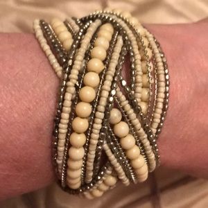 NEUTRAL BEADED BRACELET
